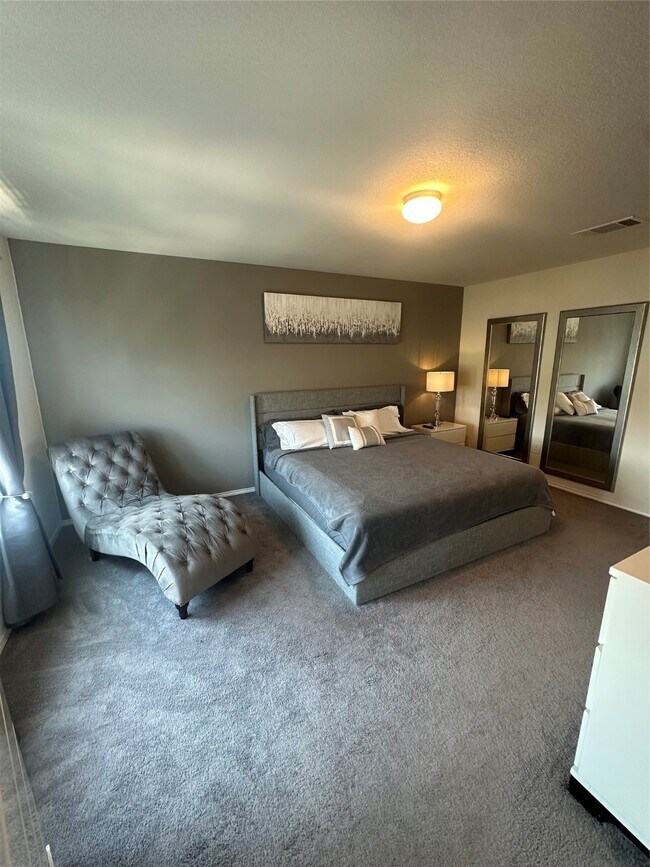 Building Photo - 5730 Pampus Prairie Rd