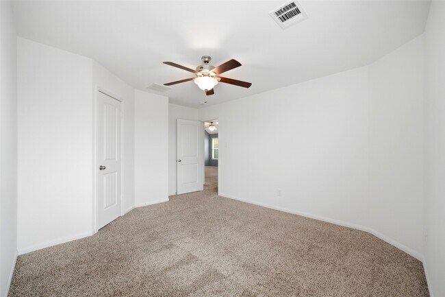 Building Photo - 10322 Urban Oak Trl