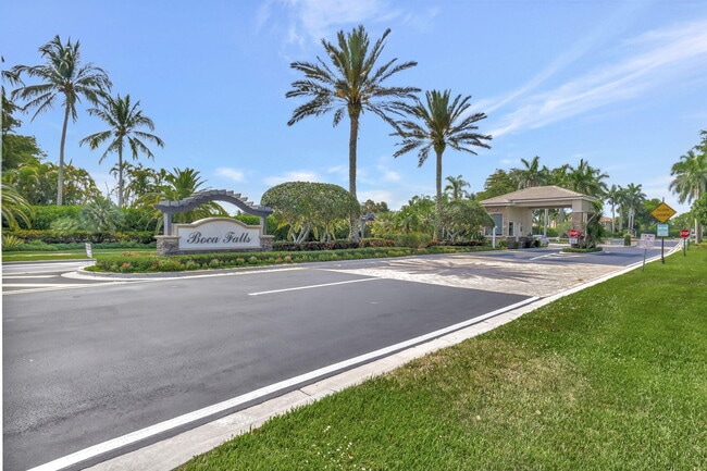 Building Photo - 12372 Cascades Pointe Dr