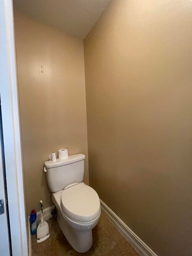 Building Photo - 1087 NE Quinn Pl