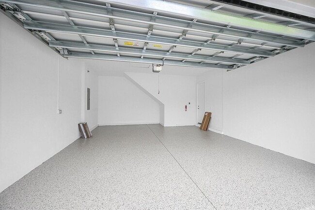 Building Photo - 13917 Vivant Dr