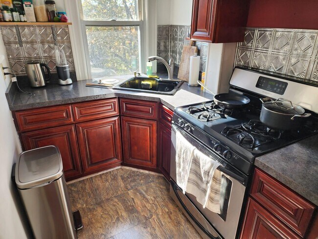 Building Photo - 337 Pavonia Ave