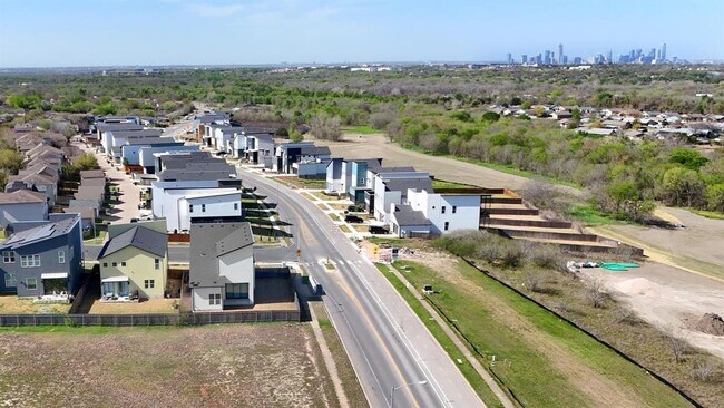 Building Photo - 7200 Cordoba Dr
