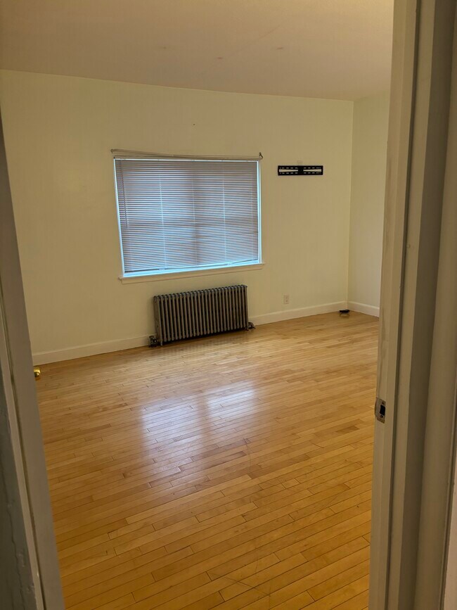 Building Photo - 103 Essex St