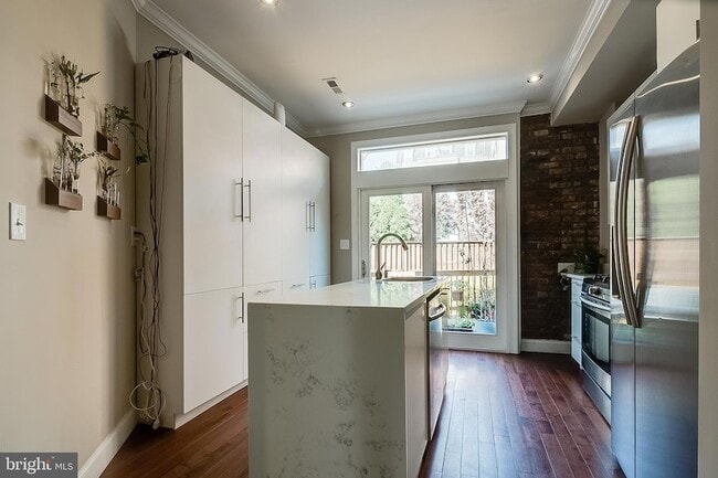Building Photo - 2030 Flagler Pl NW