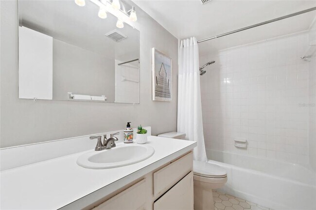 Building Photo - 1094 Azalea Ln