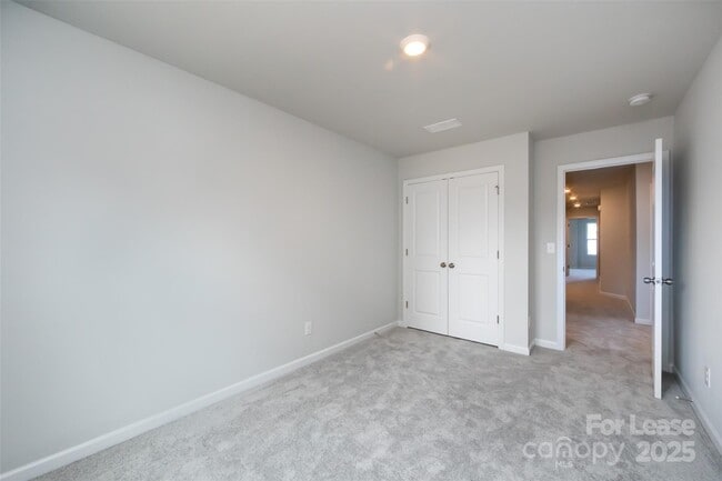 Building Photo - 2550 Lydia Ave