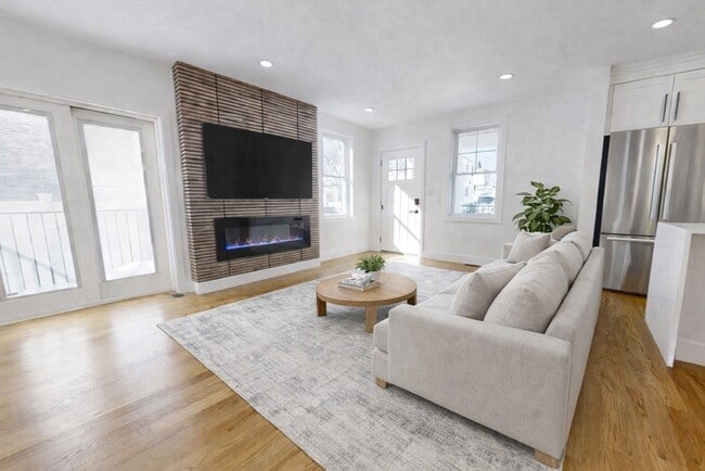 Building Photo - 73A Trowbridge St