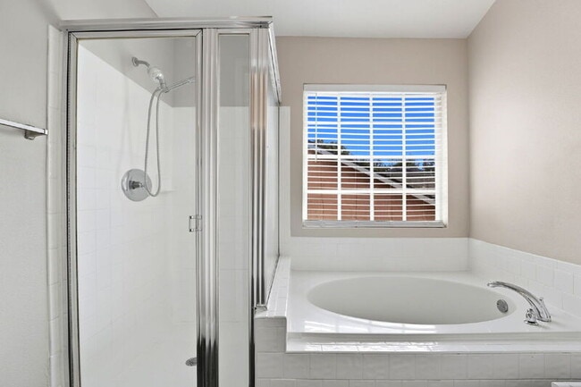 Building Photo - 10669 Satinwood Cir