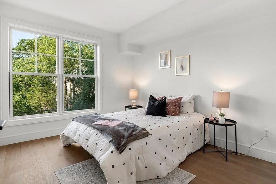 Third Bedroom - 321 W Broadway