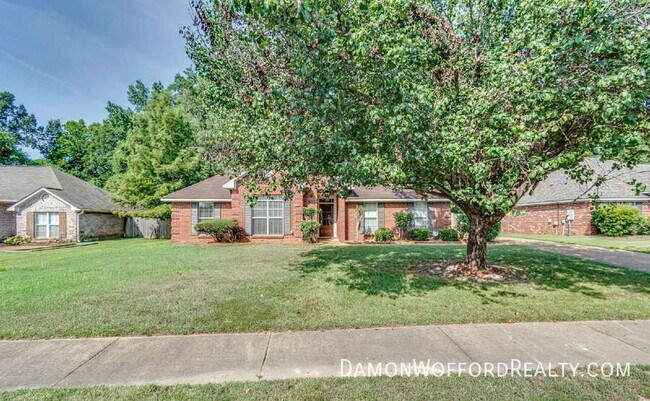Building Photo - 124 Raintree Rd