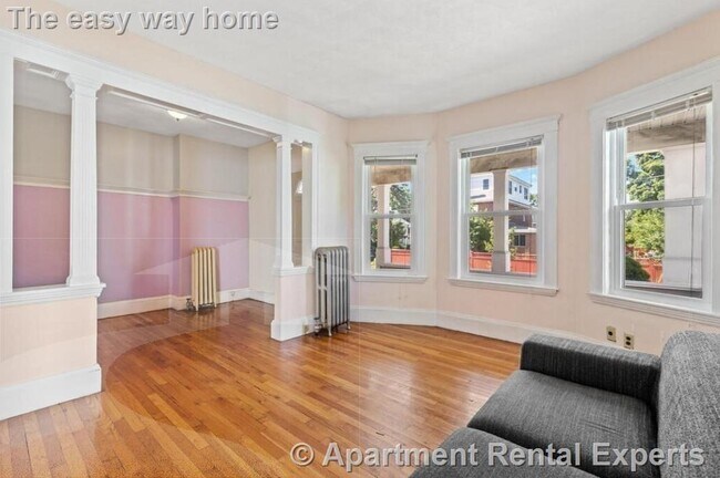 Building Photo - 38 George St