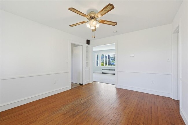 Building Photo - 111 Beach Rd