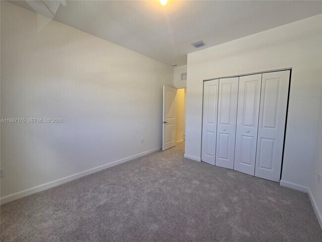 Building Photo - 2739 SE 25th Ave