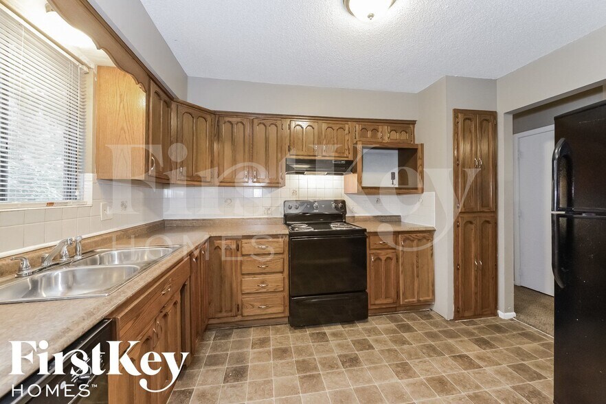 Building Photo - 2318 NW Chatham Pl