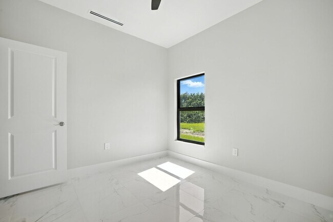 Building Photo - 2838 Tropicana Parkway W