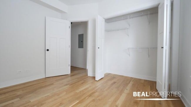 Building Photo - 1 bedroom in CHICAGO IL 60625