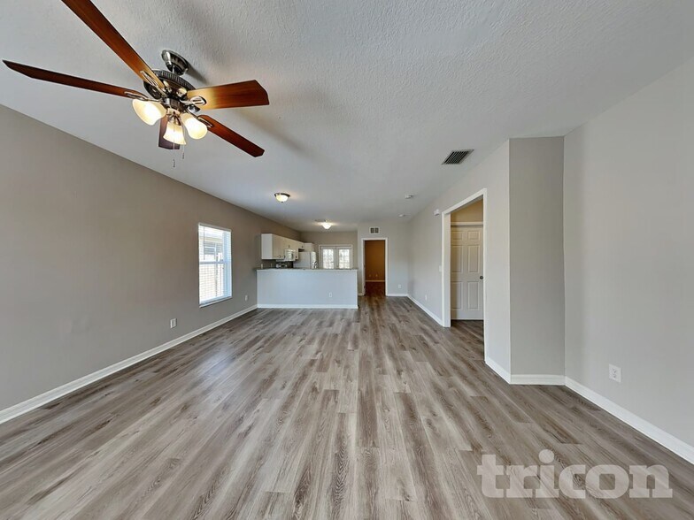 Building Photo - 3625 16th St Ct E