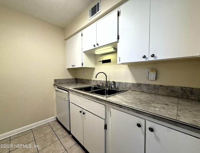 Building Photo - 3661 Boone Park Ave