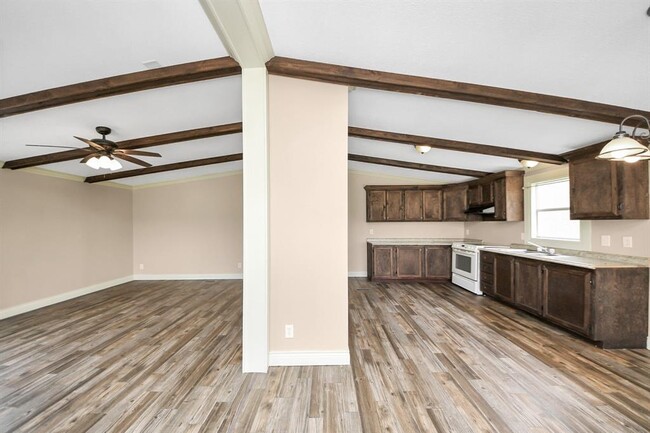 Building Photo - 524 Rd 5253