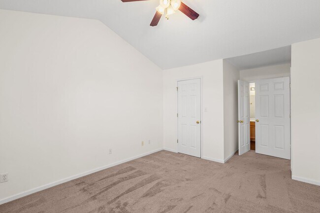 Building Photo - 2500-2502 Northampton Dr.