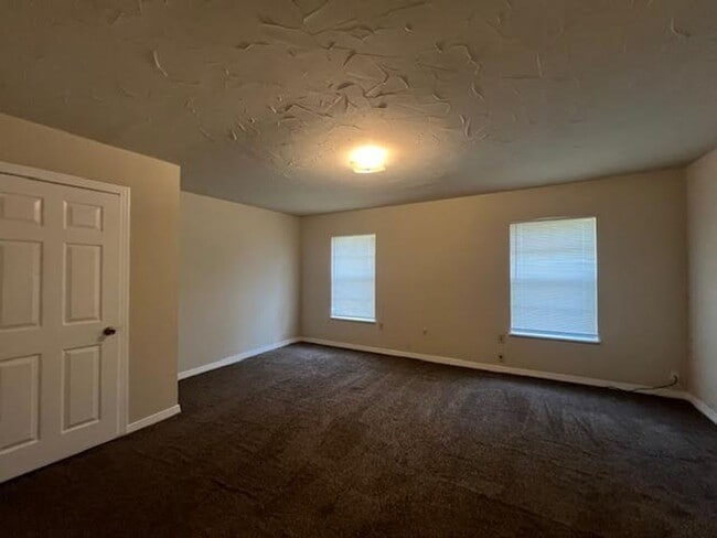 Building Photo - 1906 Bosque Blvd