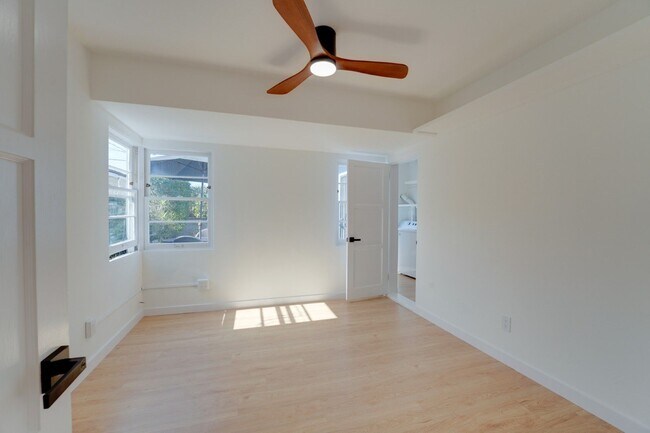 Building Photo - 1344 Diamond St