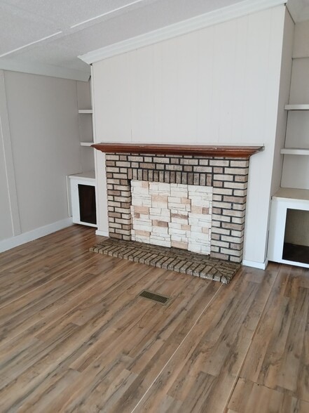 Building Photo - 2860 Bunneau St