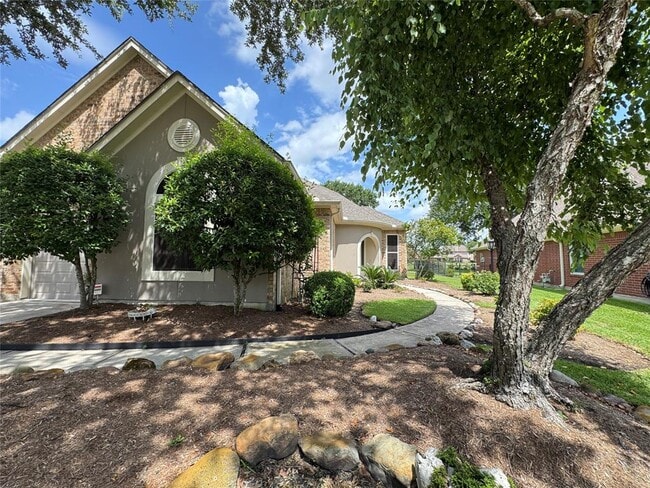 Building Photo - 5822 Pinellas Park Ct