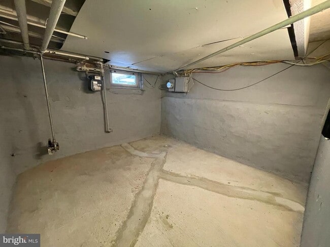 Building Photo - 5027 Worth St