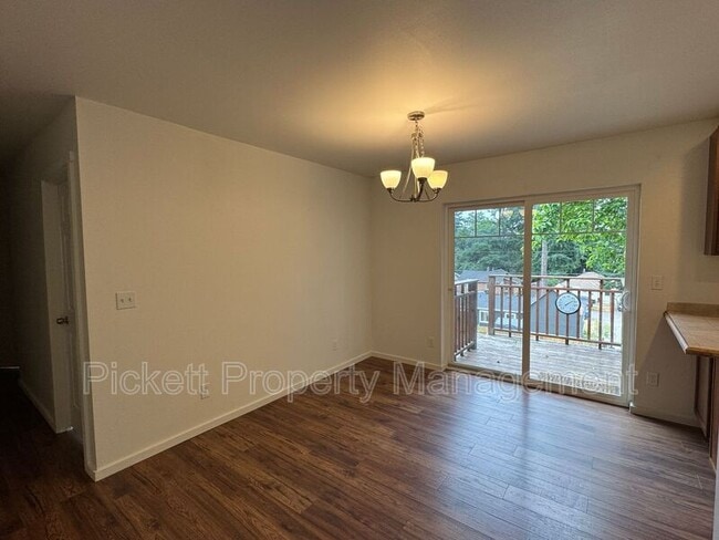 Building Photo - 1218 Audrey Ave
