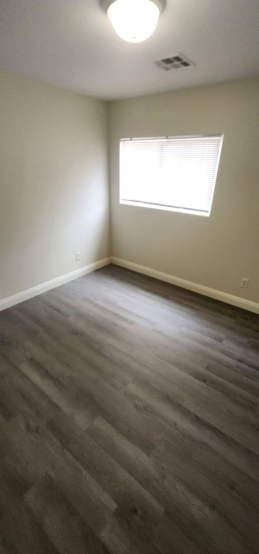 Building Photo - HOUSING CHOICE VOUCHER APPROVED! Spacious Henderson Home with Open Layout & Endless Backyard Pote...