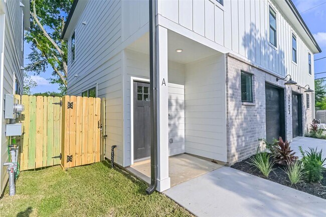 Building Photo - 4721 Mallow St