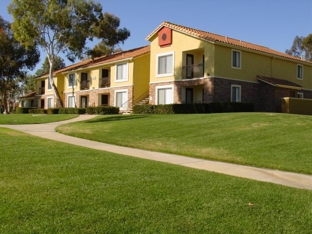 Building Photo - Overlook at Bernardo Heights
