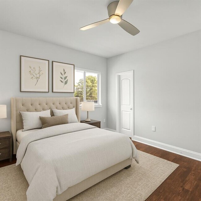 Building Photo - 2311 Santa Rita St