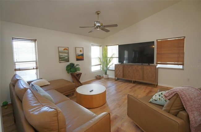 Building Photo - 6921 Jamestown Manor Dr
