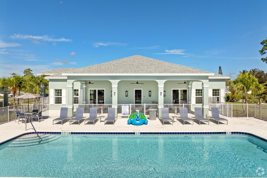 Pool - Ravinia - St. Lucie Rental Homes