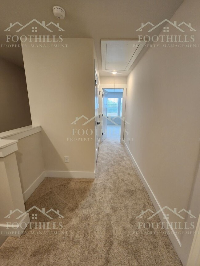 Building Photo - 253 Silo Rdg Dr