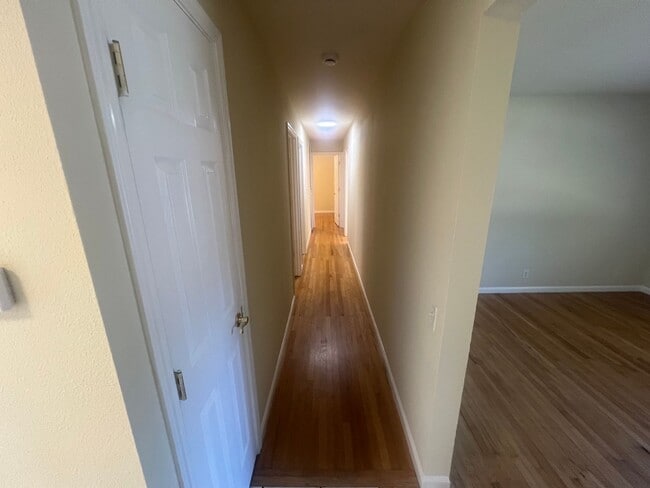 Building Photo - Spacious 4 bed 2 bath home in Fremont. Exc...