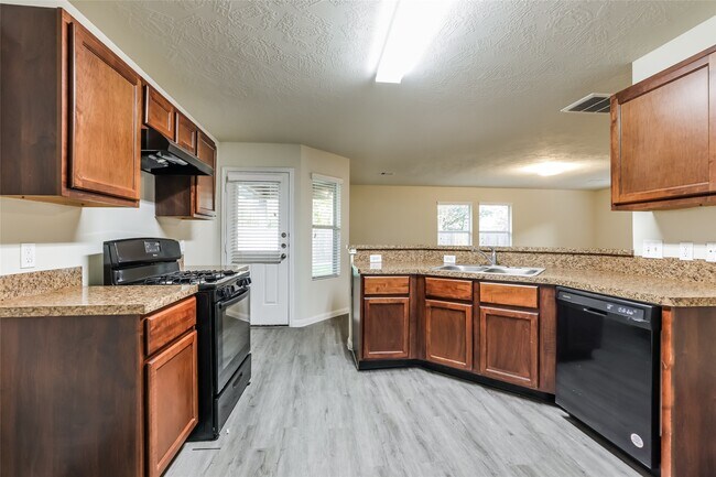 Building Photo - 5310 Rio Ramos St