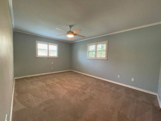 Building Photo - Two bedroom two bath Canal front rental ho...