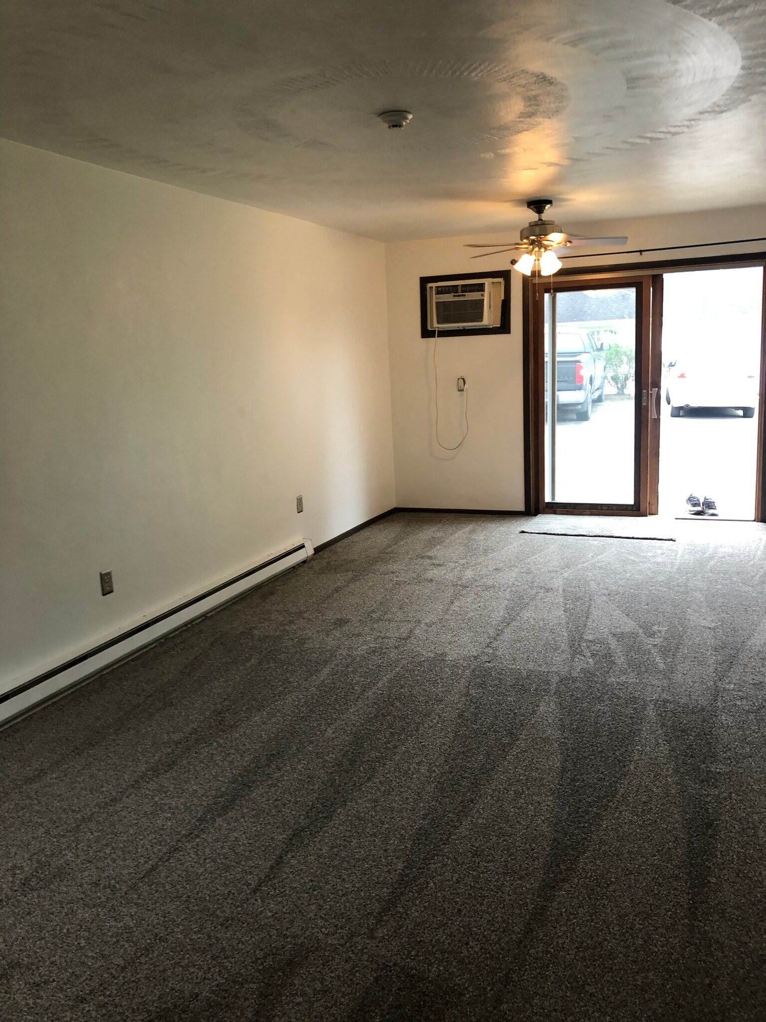 Dinning/living area - 115 Pendleton St