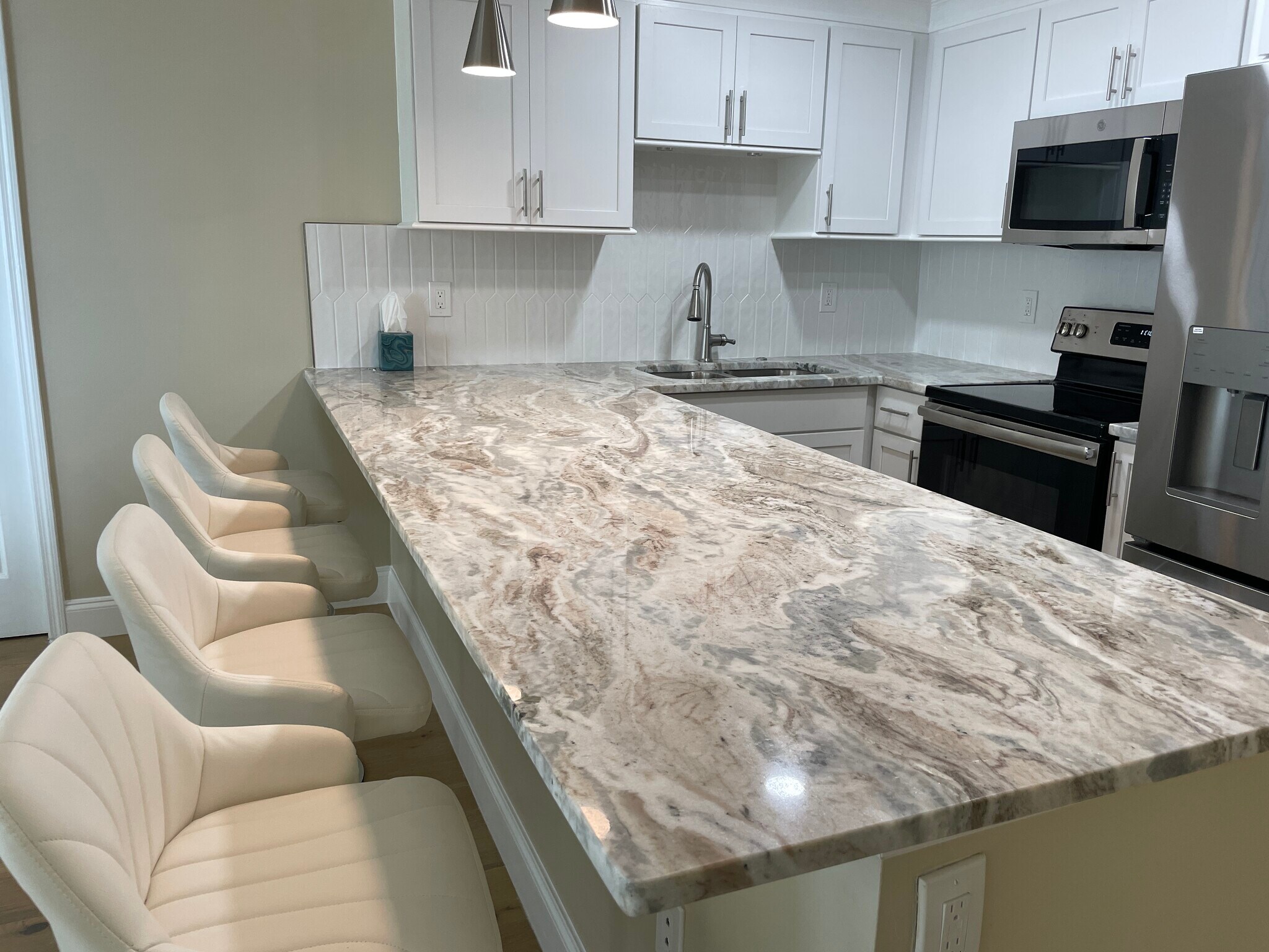 Updated kitchen with granite counters and stainless steel appliances - 2947 S Atlantic Ave