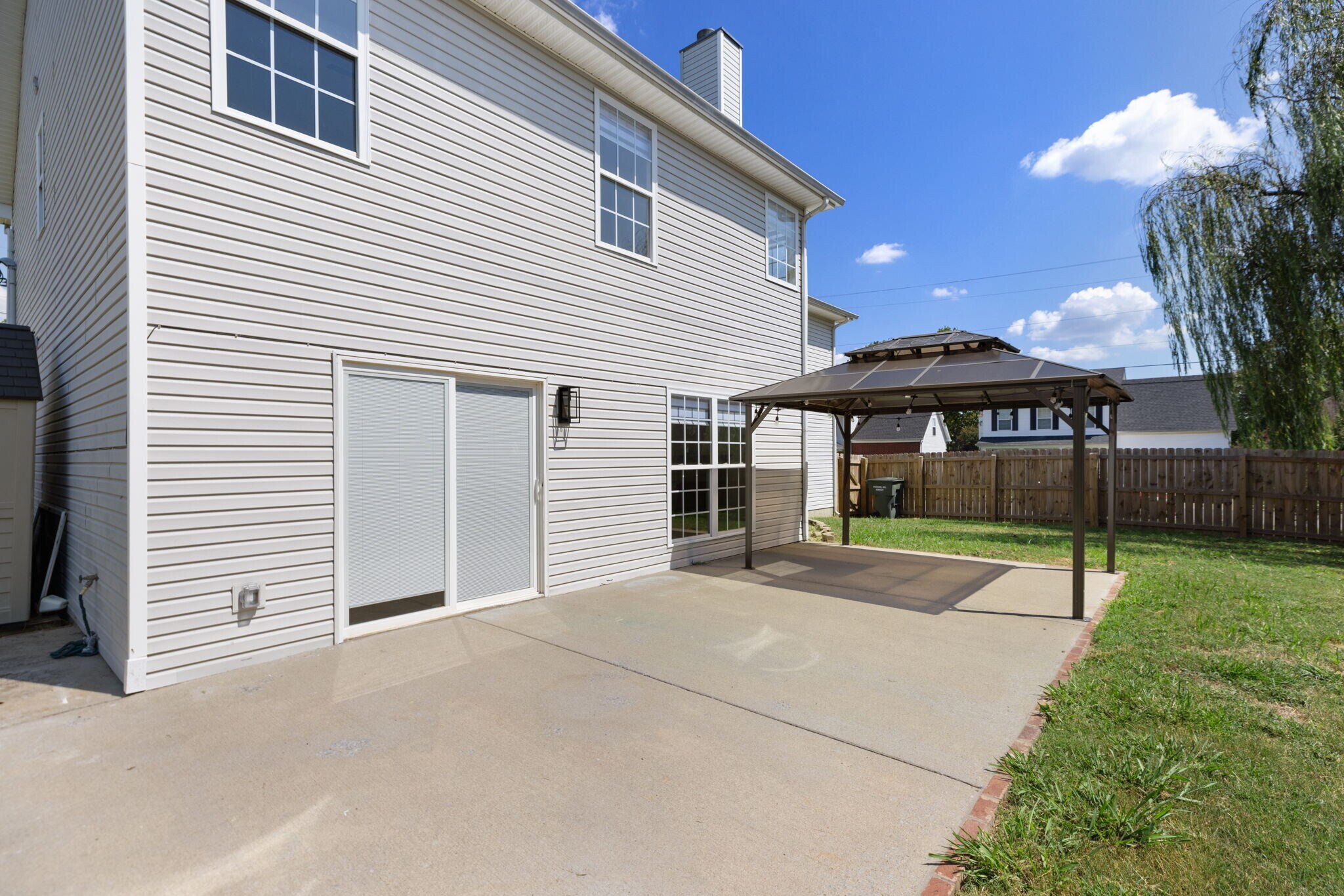 Building Photo - 2150 Blake Dr