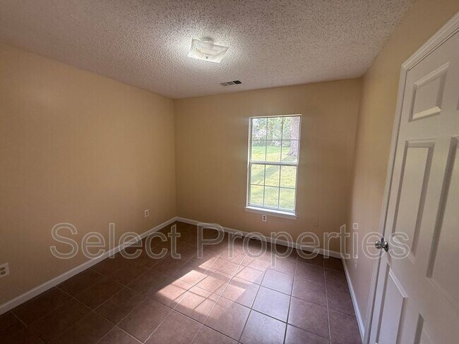Building Photo - 1303 Dana Debbie St
