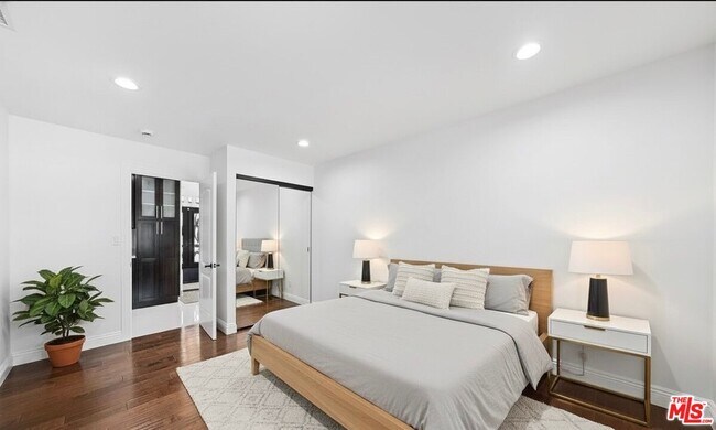 Building Photo - 6243 Berquist Ave