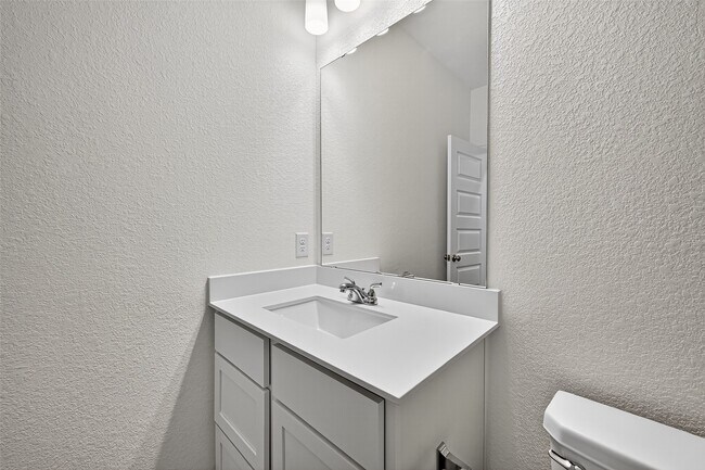 Building Photo - 407 Big Pne Trl