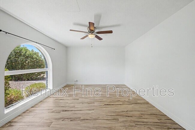 Building Photo - 5228 E Karen Dr