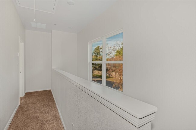 Building Photo - 601 W 24th St