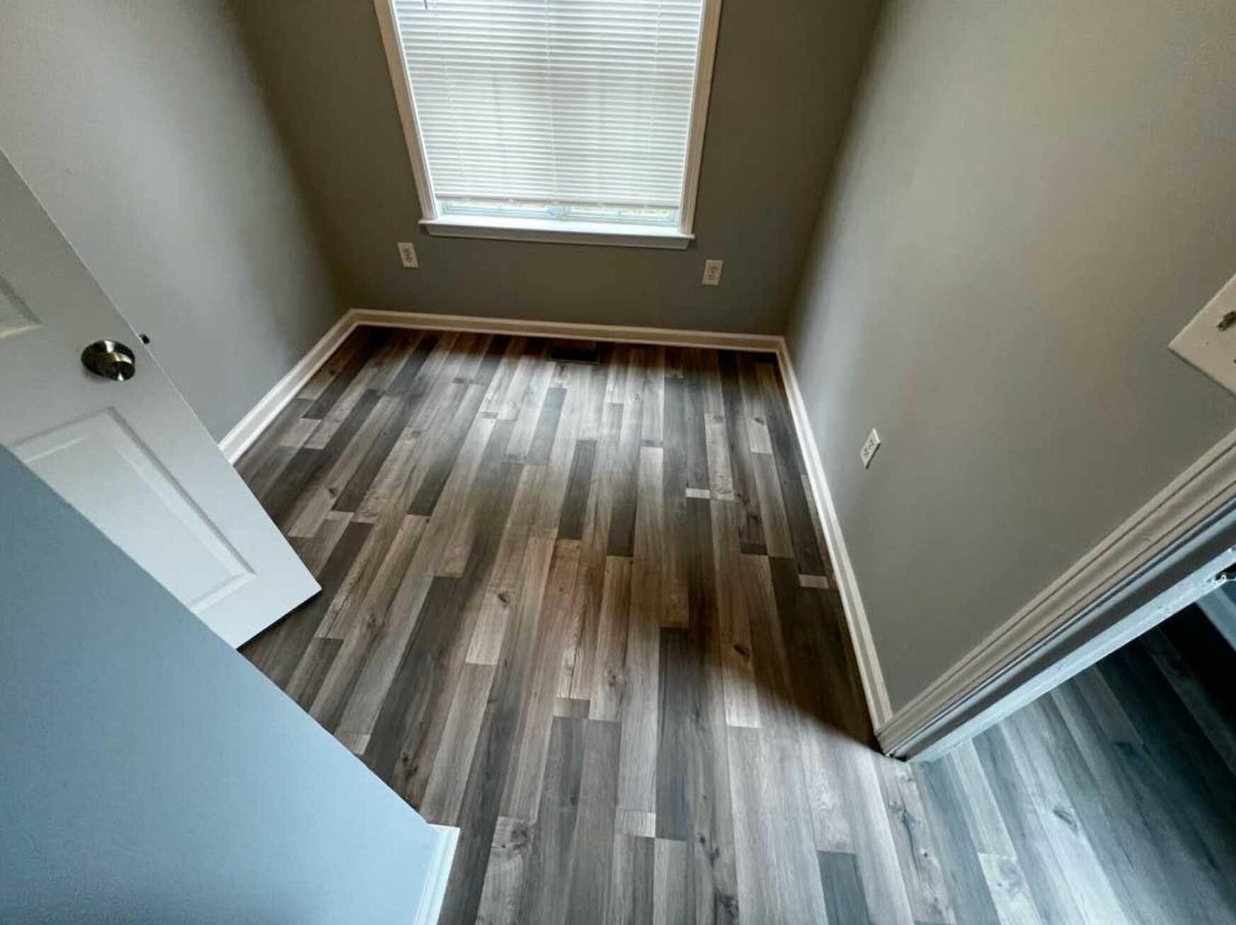 Building Photo - Room in Duplex on Jones Ave NW